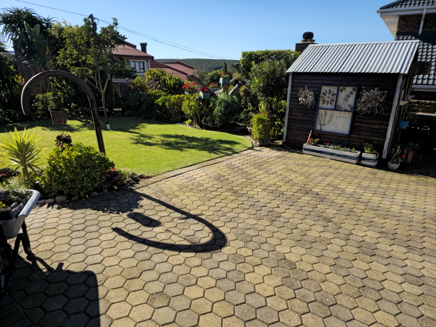 5 Bedroom Property for Sale in Stilbaai Wes Western Cape